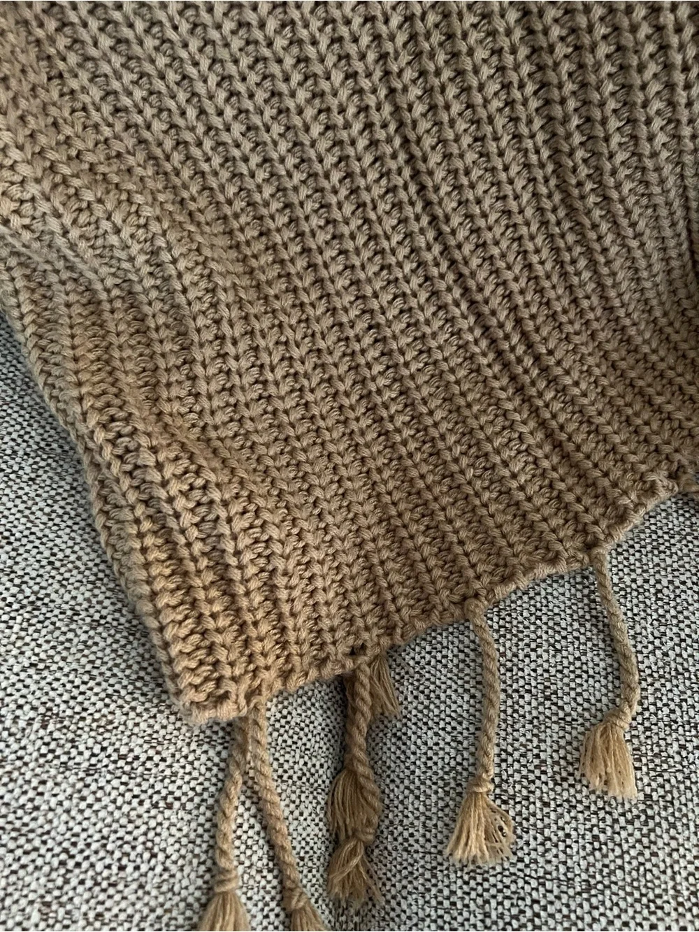 Pottery Barn Tan Crochet Knit Throw Blanket With Tassel Fringe - Picture 2 of 10